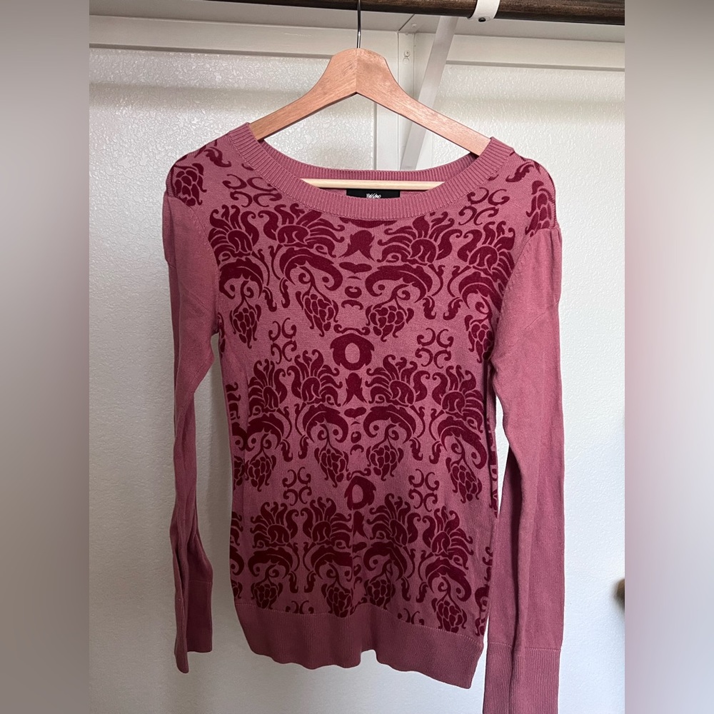 Mauve sweater size Medium